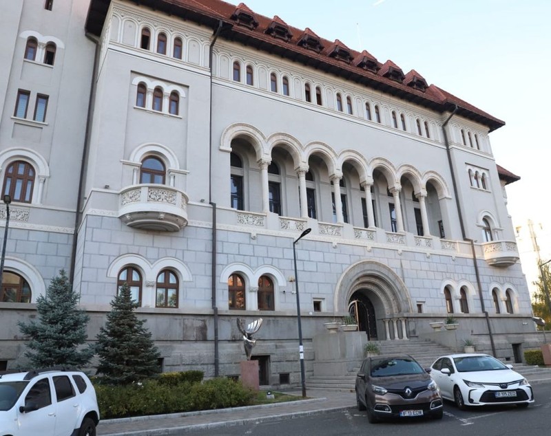 Primăria Sectorului 1 din București, executată silit. Mașina folosită de Clotilde Armand, sub sechestru. Reacția instituției