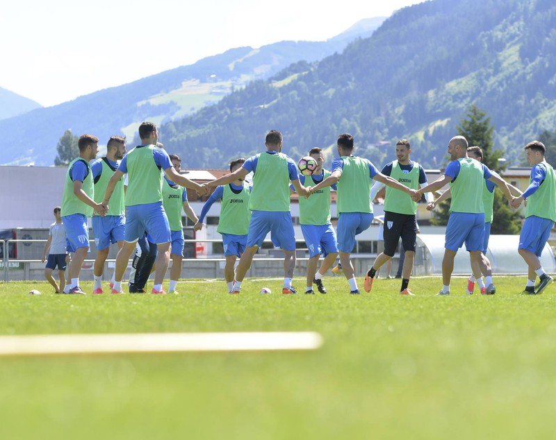 Oltenii se antrenează cu zâmbetul pe buze în Austria / FOTO&VIDEO