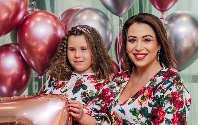 Oana Roman și Marius Elisei, împreună de ziua fiicei lor, la două zile după divorț. Imagini cu familia completă. „Ceva ce nu se poate rupe”