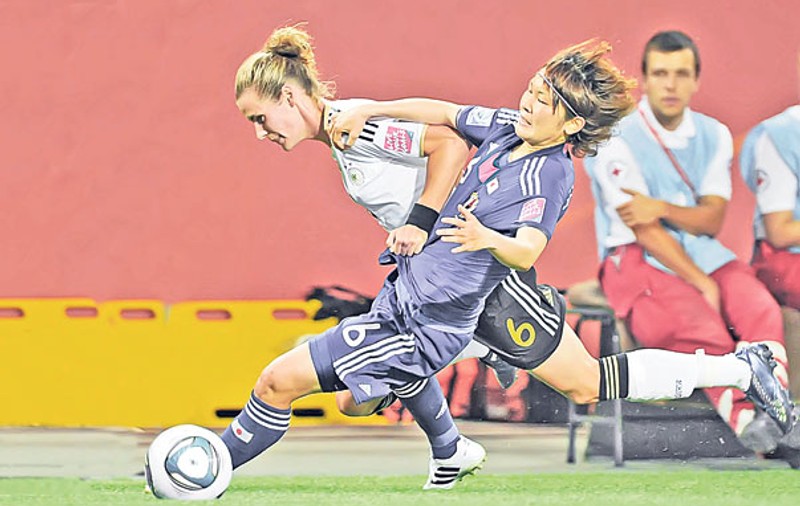 Jucătoarele echipei de fotbal feminin a Germaniei, desfiinţate de presă: «Căţelelor»!