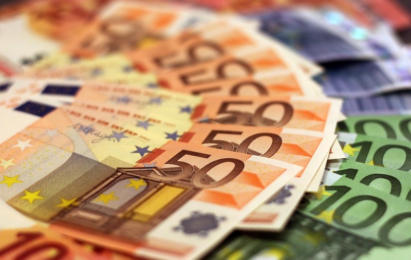 Curs valutar 9 ianuarie 2020 | Leul s-a apreciat faţă de euro, dar a pierdut în raport cu dolarul american. Unde găsești ce mai bun curs valutar