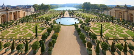 Grădinilile de la Palatul Versailles