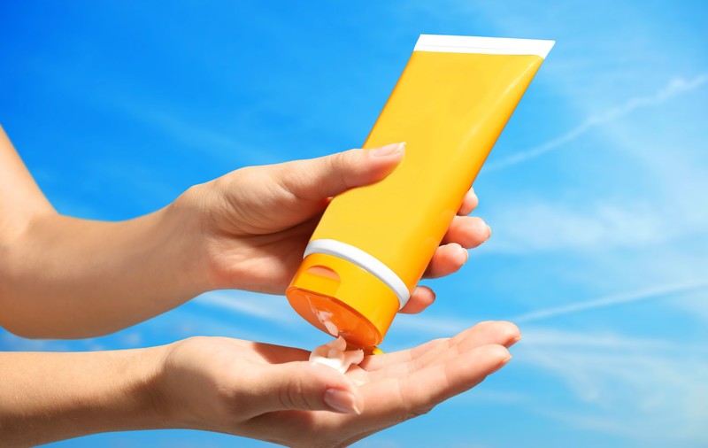 Cum alegi cele mai bune produse de protecție solară? 3 criterii