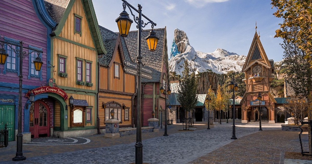 Noua atracție Regatul de Gheață din parcul de distracții Disneyland Paris
