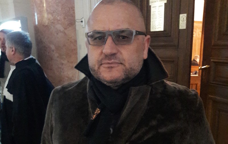 Mititelu este supărat pe Sandu și pe Dragomir. Îi vrea neapărat la pușcărie: ”Se tergiversează procesul, se așteaptă legea amnistiei”