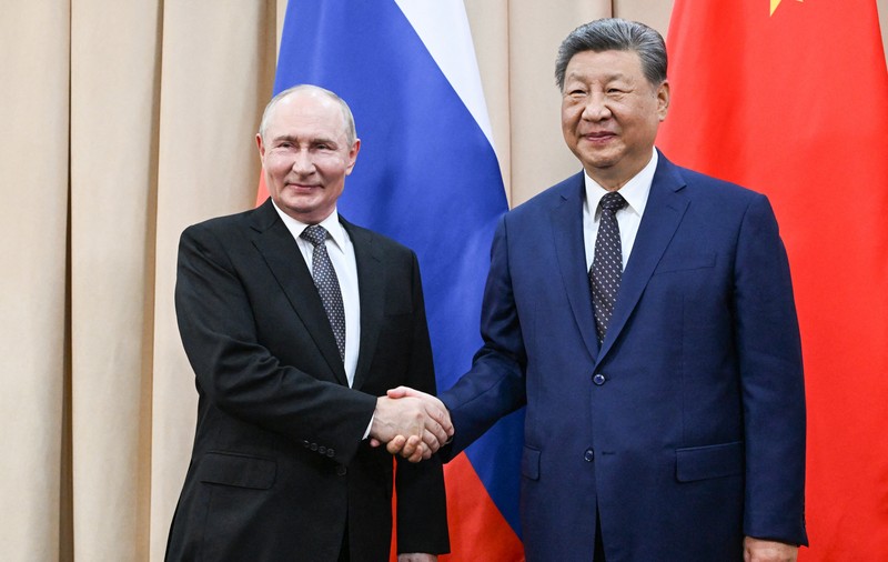 Întâlnire la nivel înalt între China și Rusia, pe teren neutru: Vladimir Putin și Xi Jinping au vorbit la summitul SCO din Kârgâzstan. Războiul din Ucraina, abordat doar „în trecere”