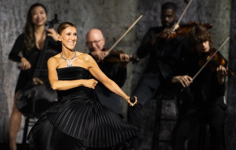 Celine Dion a urcat pe scena de la Paris, după o pauza de 6 ani. Sursa FOTO/ Gettyimages