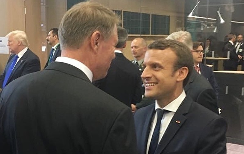 Președintele Iohannis se întâlnește joi cu Emmanuel Macron, în marja Consiliului European de la Bruxelles