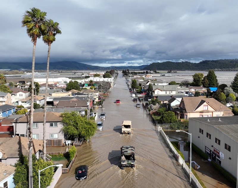 Doi morți și mii de sinistrați în California, în urma furtunii puternice care a lovit statul american