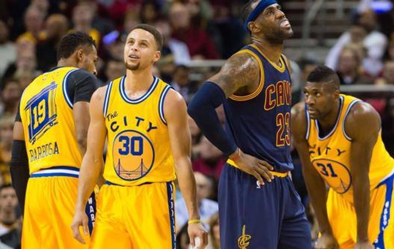Stephen Curry l-a umilit și pe marele LeBron James! Victorie la 34 de puncte pentru campioană