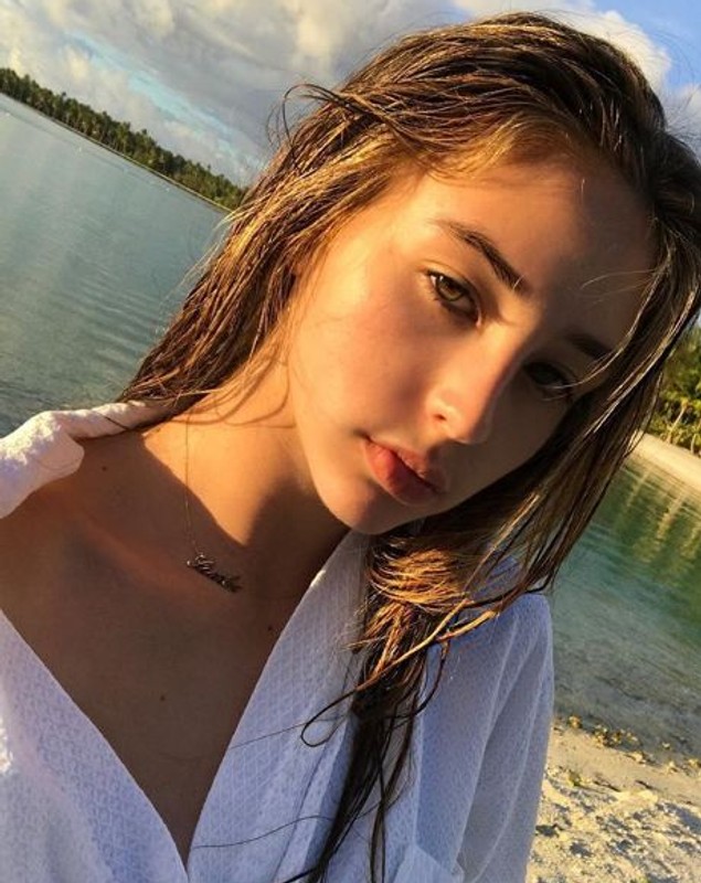 Cât de sexy sunt fetele lui Sylvester Stallone. Una mai provocatoare ca alta | FOTO