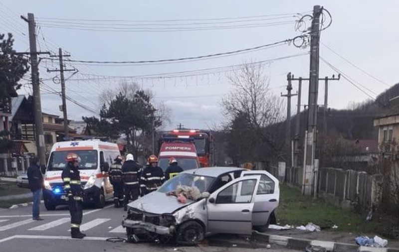 Fetiță în comă, ținută mai multe ore la Spitalul din Vâlcea după ce ambulanța a ratat întâlnirea cu elicopterul