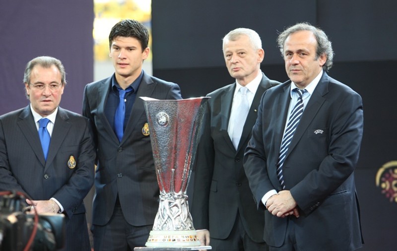 Şeful UEFA, Michel Platini, a ajuns la Naţional Arena: ”Aveţi un stadion extraordinar”