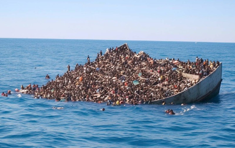 Peste 530 de imigranți au fost înghițiți de Oceanul Indian, după ce au încercat să fugă pe două bărci improvizate din Myanmar