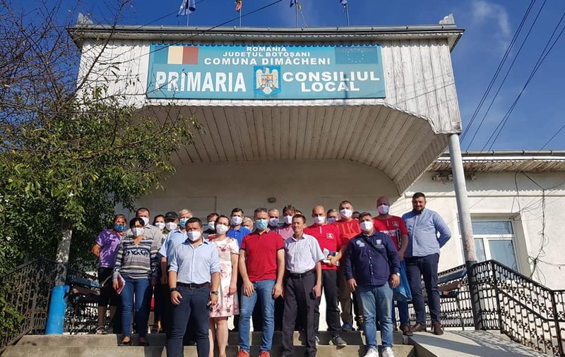 Un fost primar care a pierdut alegerile și-a făcut 35 de apropiați cetățeni de onoare, ca să nu mai plătească taxe și impozite