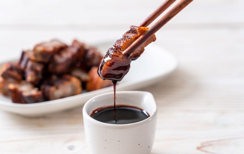 Ce este sosul teriyaki și cum se folosește