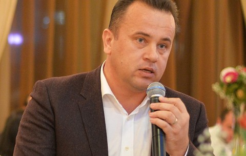 Fostul ministru al Educației, Liviu Pop, explică legătura dintre programa la literatură pentru liceu și presiunea care ar veni din partea editurilor. „Baronii manualelor trăiesc. M-am bătut și eu cu ei în 2017. M-au tocat public”