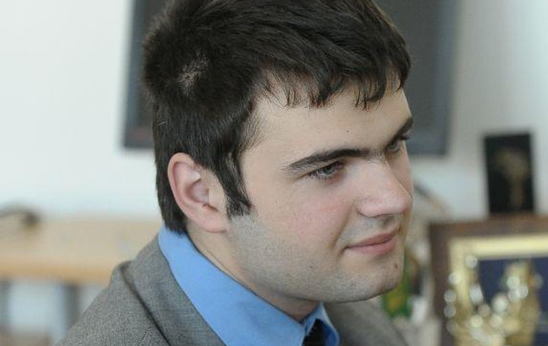 Un român a creat un dispozitiv care va ajuta orbii să vadă cu ajutorul limbii!