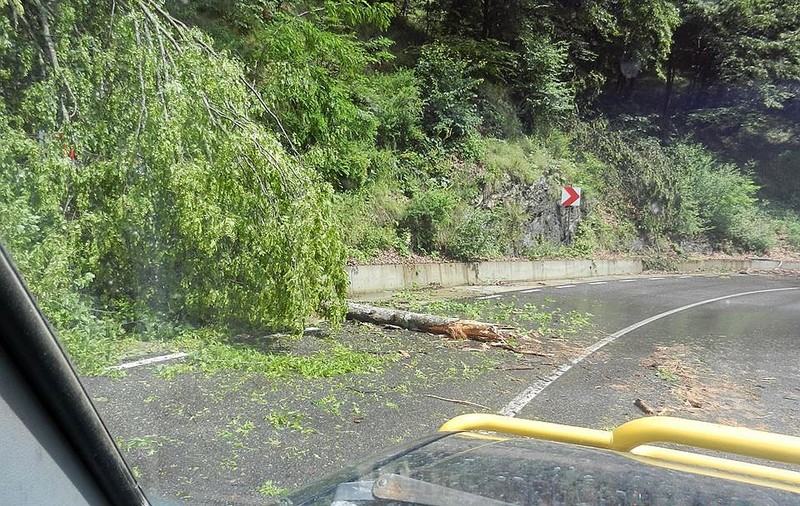 «Transalpina Banatului», amenințată de viituri! Localnicii au sunat la 112