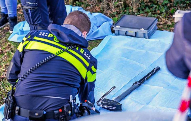 Poliția olandeză a găsit într-un canal noi indicii legate de hoții care au furat obiectele dacice