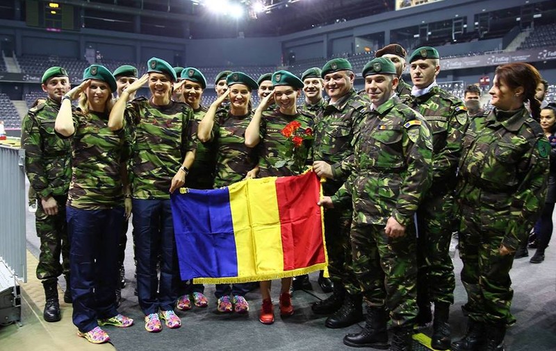 Armata e cu noi! Fetele din echipa de Fed Cup, în uniforma militară a cercetașilor / VIDEO