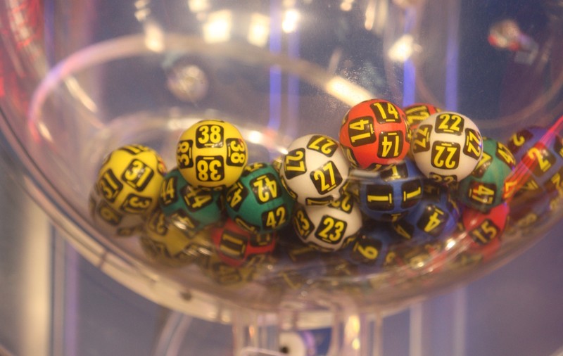 Au ratat la mustaţă milioanele de la Loto!
