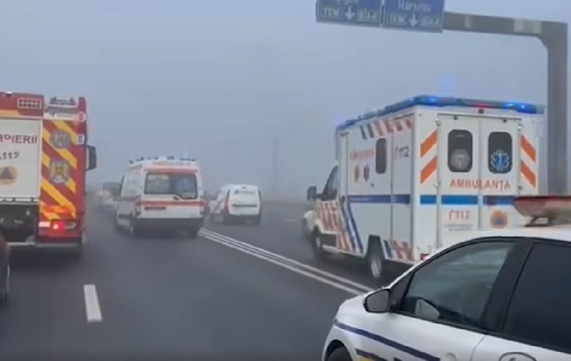 Carambol cu nouă autoturisme pe DN3, în Constanța: 13 persoane au primit îngrijiri medicale