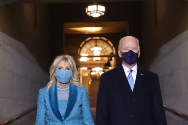 Joe Biden, alături de soția sa, Jill FOTO: EPA