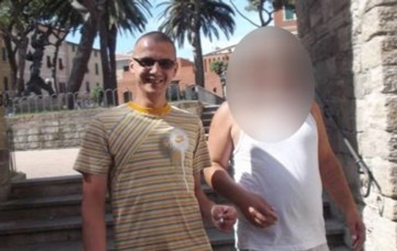 Un hoț din Iași și-a pus victima să-i facă de mâncare. Pentru că era prea săracă, vecina i-a făcut ouă ochiuri