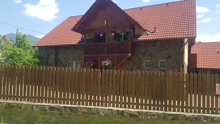 Sediul din Sălătrucu al AVPS Codrii Negoiului