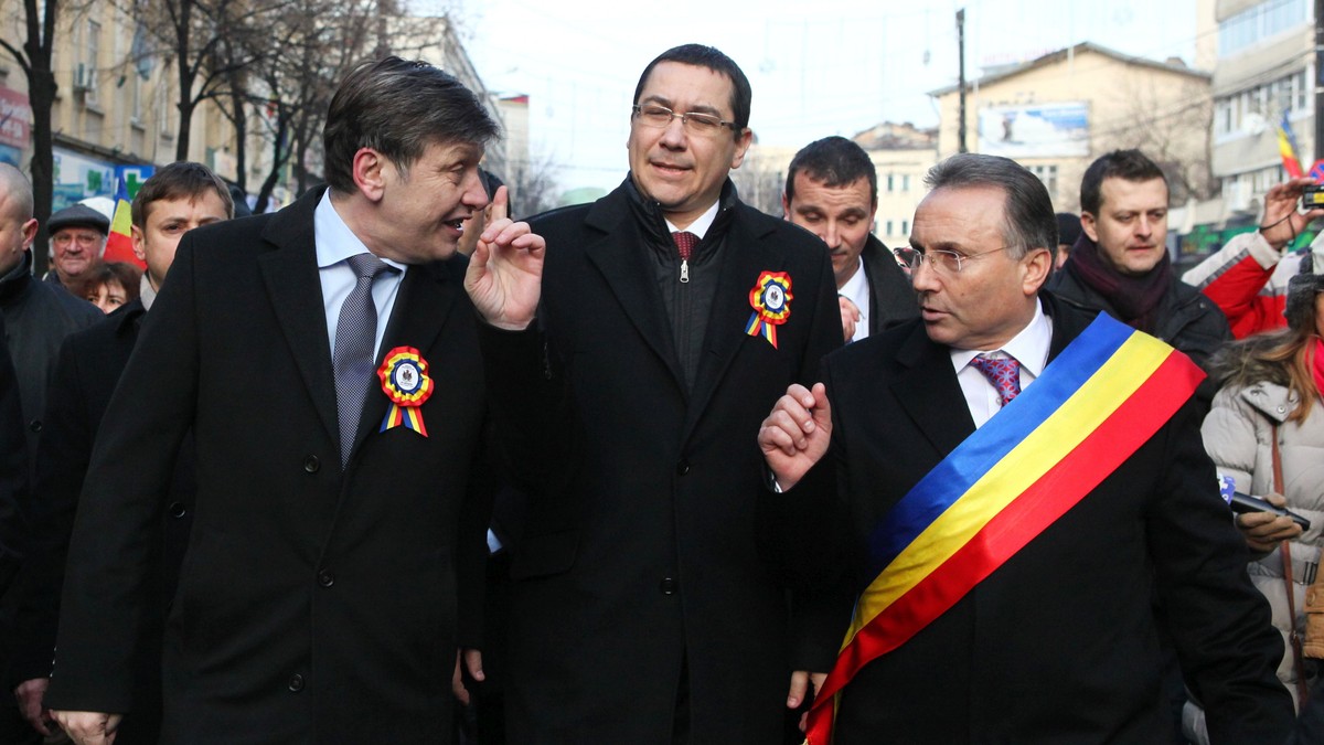 Crin Antonescu și Victor Ponta, la Iași, Ziua Unirii - 2013. Foto Hepta