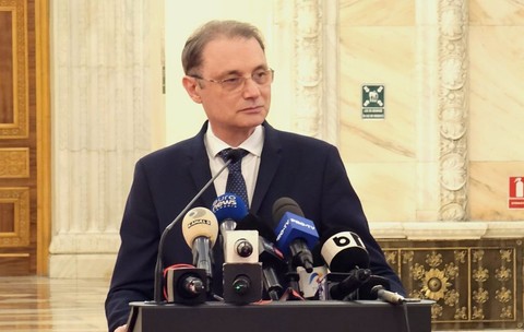 Premierul desemnat Luca Niculescu are 10 zile să vină în Parlament cu lista de miniștri și programul de guvernare. Termenul expiră pe 15 octombrie. Foto: Cristian Otopeanu / Libertatea