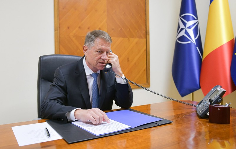 Klaus Iohannis i-a mulțumit lui Emmanuel Macron pentru prezenţa militarilor francezi în România