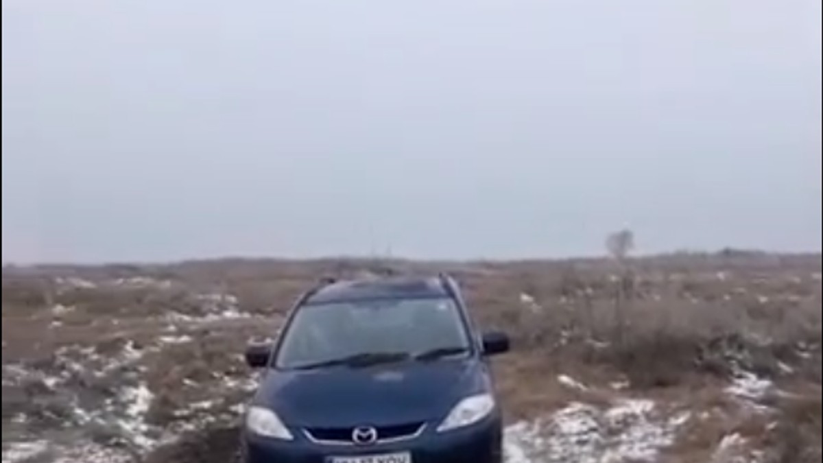 Un bărbat dat dispărut de familie a fost găsit mort în propria mașină