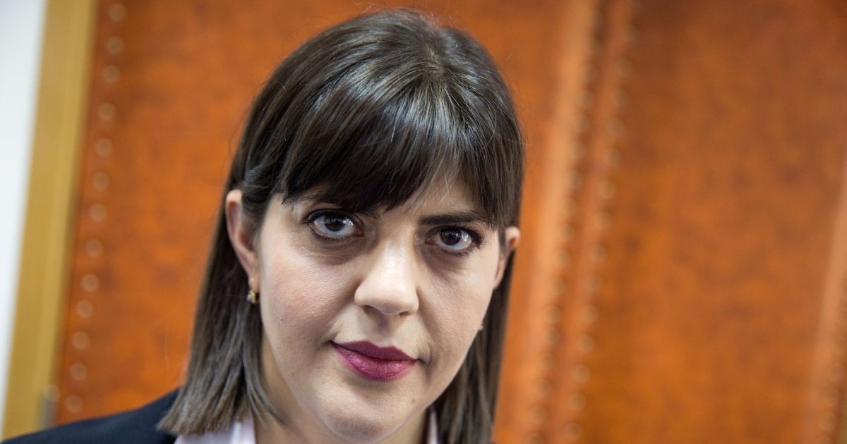 Laura Codruța Kovesi vorbește în cardul unei conferințe de presă organizată la București