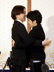 Kim Hyun-hui (dreapta) s-a întâlnit cu Koichiro Iizuka, fiul lui Yaeko Taguchi FOTO: EPA
