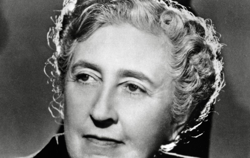Agatha Christie, scriitoarea specializată în otrăvuri. Detalii din biografia ”Reginei crimei”