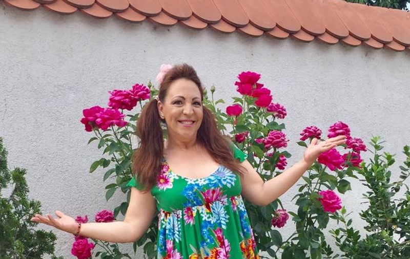 Jeni Nicolau, la un pas de moarte. S-a curentat pe scenă