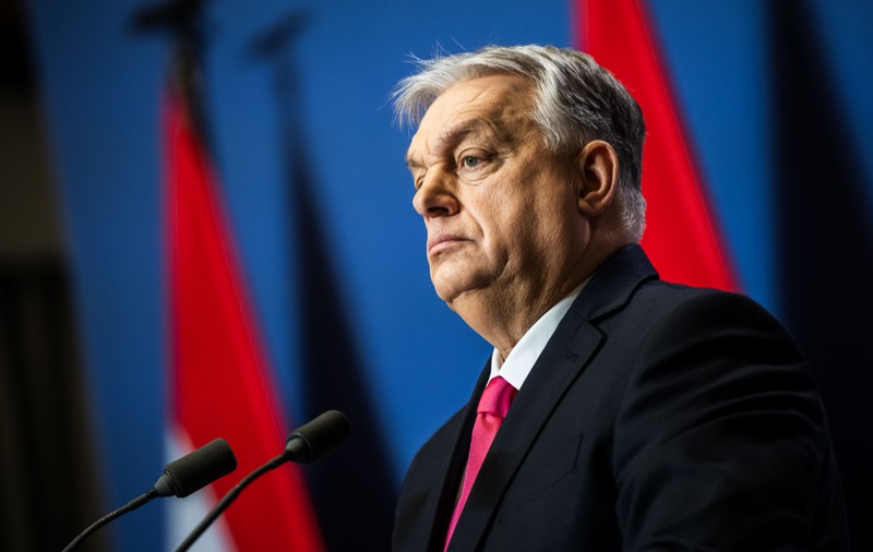 Șoferii din Ungaria cumpără benzina și motorina cu rația, prețurile au explodat: ce vrea să facă Viktor Orbán
