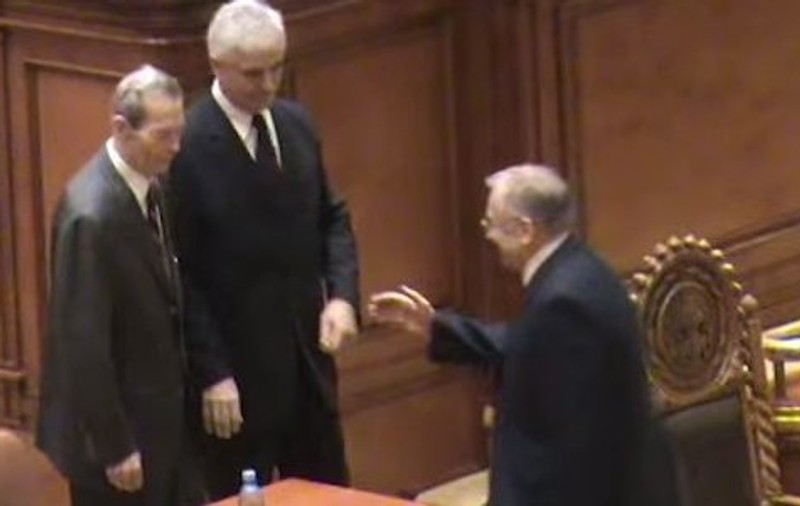 Ce spunea Iliescu pe vremuri despre Regele Mihai: Este un boşorog care ar trebui să-şi vadă de pensie şi să ne lase dracului în pace