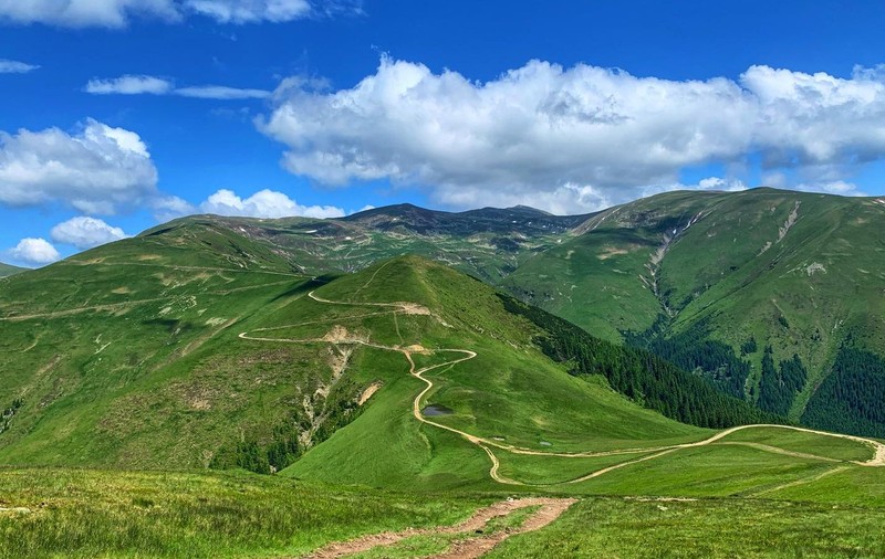 Top 10 activități de făcut în zona munților Iezer-Păpușa