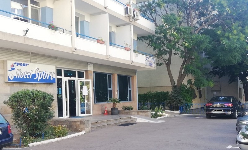 Autoturismul cu care a venit ministrul la mare Sursa: Sindicatul Național Sport și Tineret