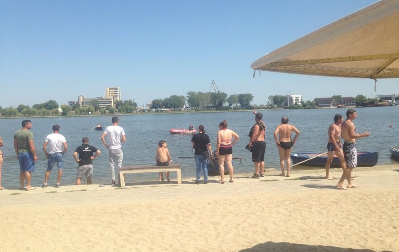 Un copil din Tulcea este căutat după ce a intrat în lacul Ciuperca și n-a mai ieșit