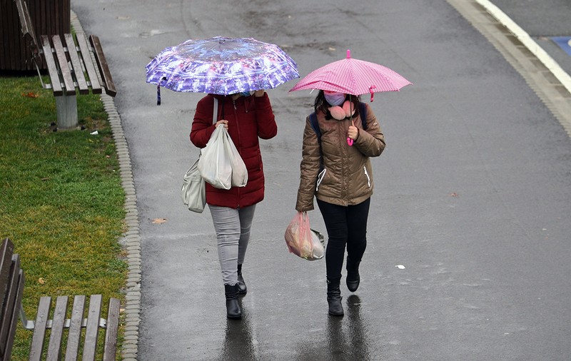 Prognoză specială pentru Bucureşti: Vremea se răceşte şi vor fi ploi slabe până joi