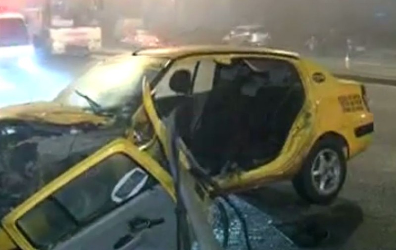 A SCĂPAT CA PRIN URECHILE ACULUI. O şoferiţă a ieşit dintr-o benzinărie și i-a tăiat fața unui TAXIMETRIST