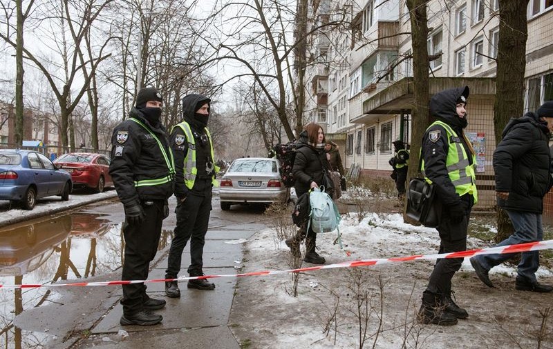 Un hoț prins în flagrant delict la Kiev a încercat să arunce o grenadă spre polițiștii care îl urmăreau. Riscă închisoarea pe viață