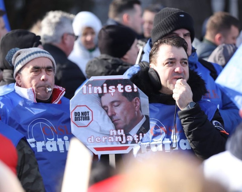 Zeci de sindicaliști au protestat joi, la Cotroceni: ce îi cer aceștia președintelui Nicușor Dan