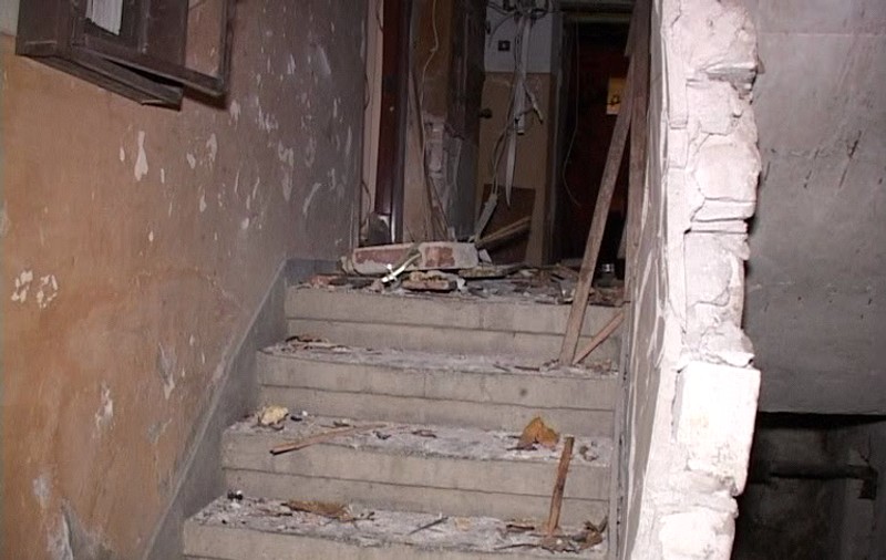 EXPLOZIE într-un bloc din Bumbești Jiu! Bilanțul: 3 răniţi grav şi 10 garsoniere afectate