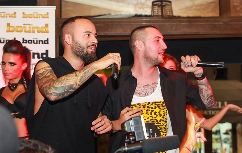 F.Charm şi Matteo, DESCULŢI PE SCENĂ, la un concert