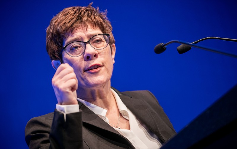 Annegret Kramp-Karrenbauer, favorită în sondaje pentru preluarea postului de cancelar al Germaniei
